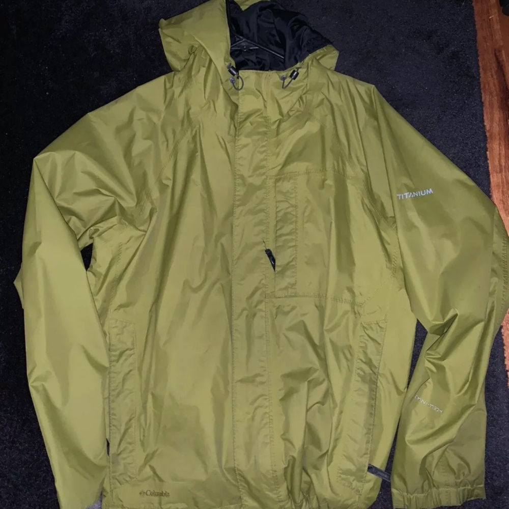 Men’s Columbia soft shell jacket